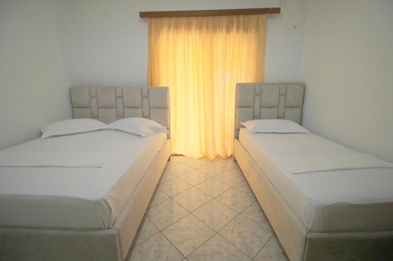 Hotel Vila Vilson Saranda Oda fotoğraf