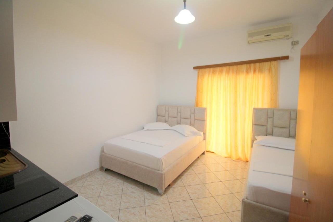 Hotel Vila Vilson Saranda Oda fotoğraf